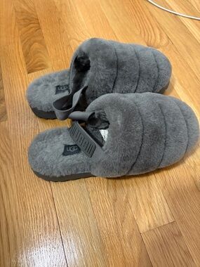 UGG Gray Fluff Yeah Slide Slippers size 9
